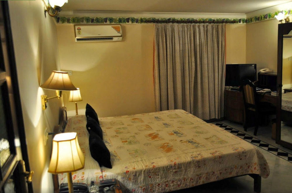 Jasvilas Hotel 3*