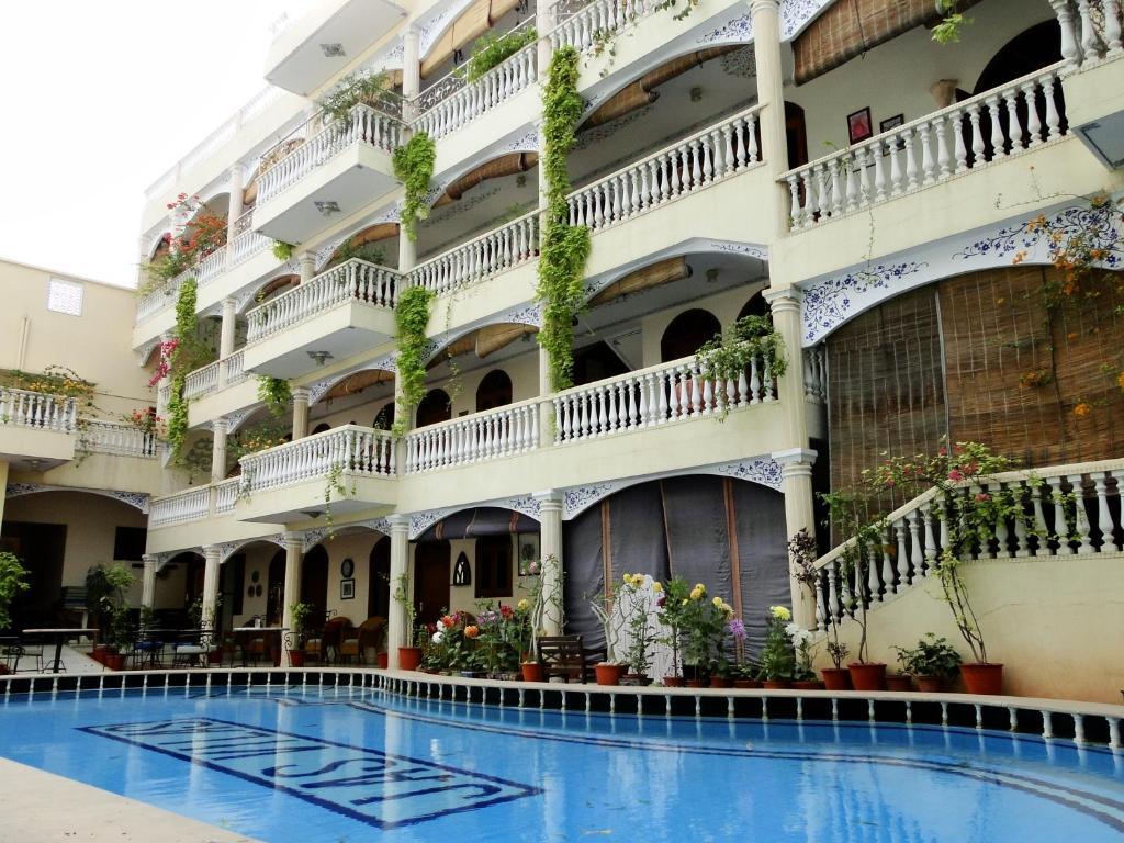 Hotel Jasvilas 3*