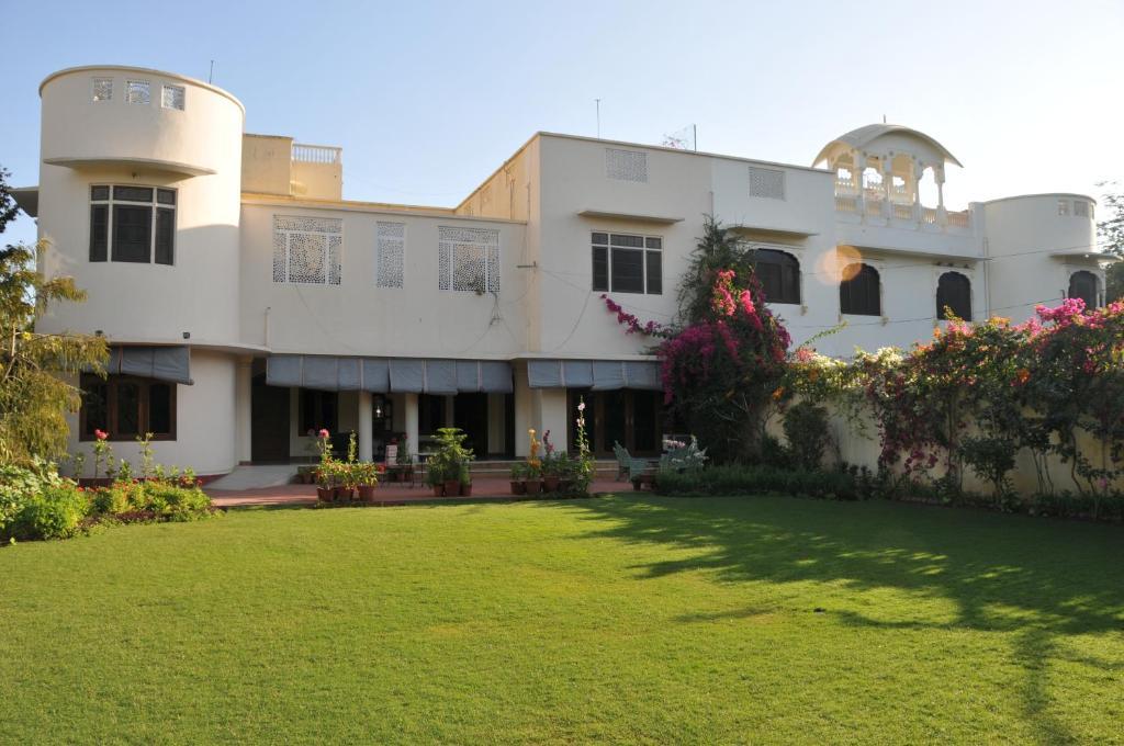 Jasvilas Hotel 3*