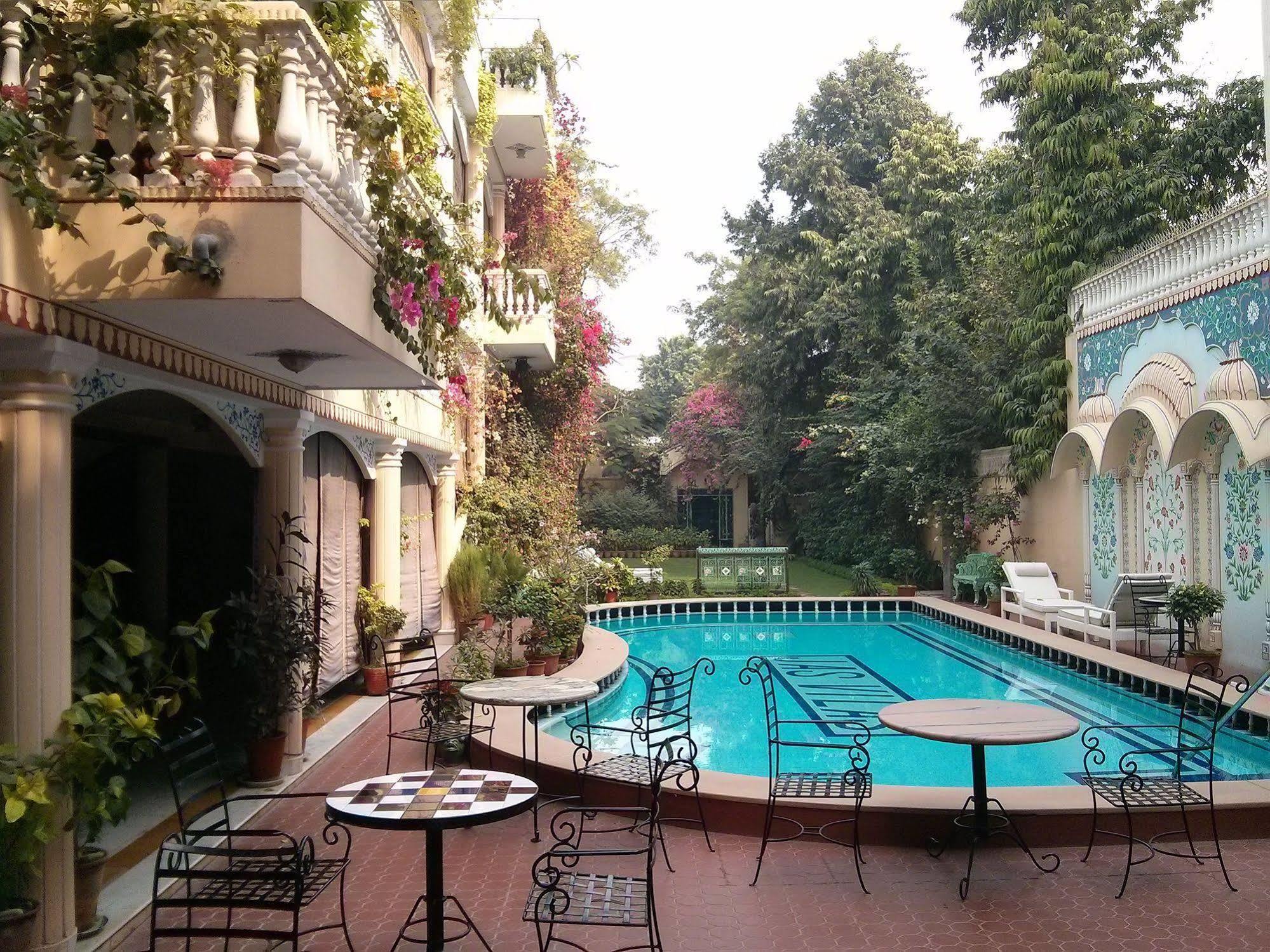 Hotel Jasvilas 3*